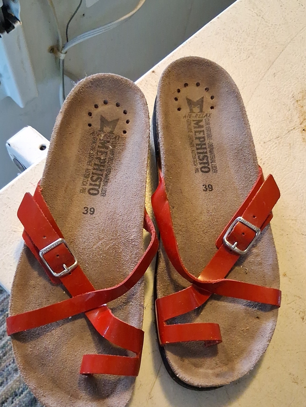 Mephisto Red Pantent leather Multi-Strap Buckle Sandals 39